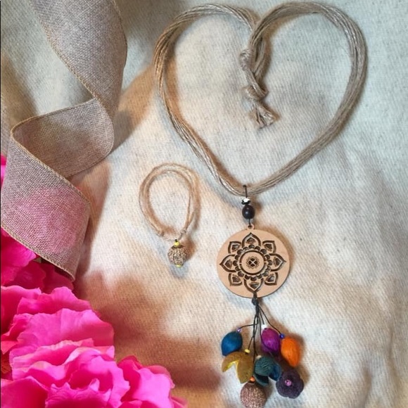 Handmade boho necklaces - Picture 5 of 5